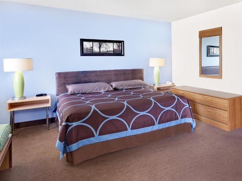 Super 8 By Wyndham Newburgh/West Point Stewart Intl Airport Motel Buitenkant foto
