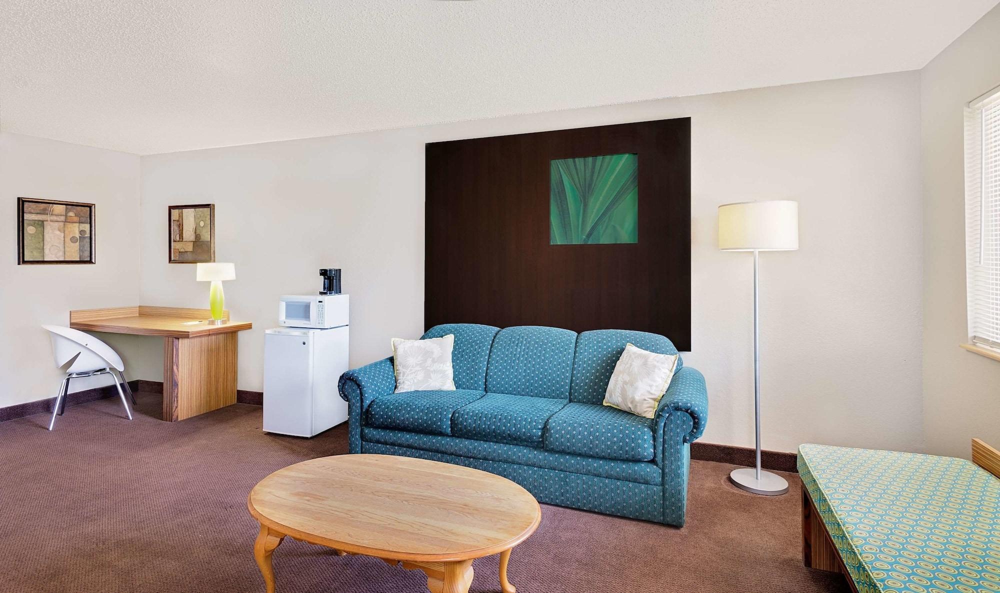 Super 8 By Wyndham Newburgh/West Point Stewart Intl Airport Motel Buitenkant foto