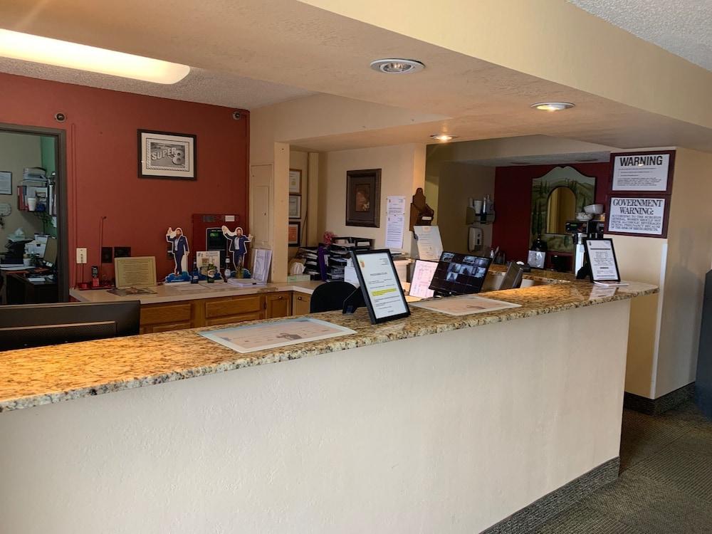 Super 8 By Wyndham Newburgh/West Point Stewart Intl Airport Motel Buitenkant foto