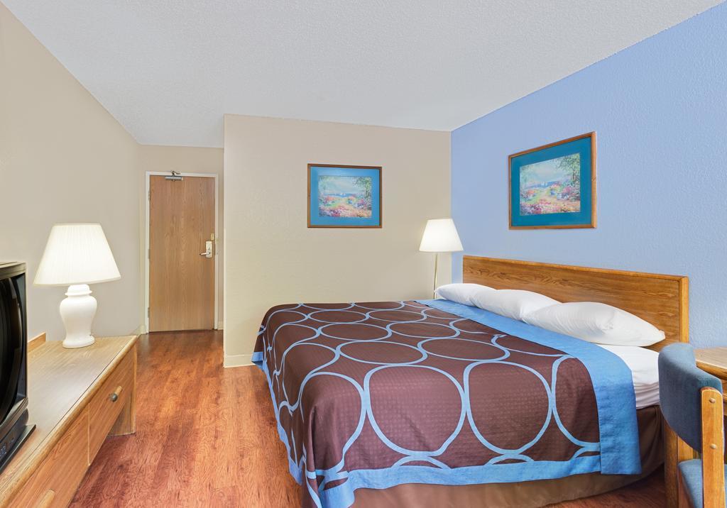 Super 8 By Wyndham Newburgh/West Point Stewart Intl Airport Motel Buitenkant foto