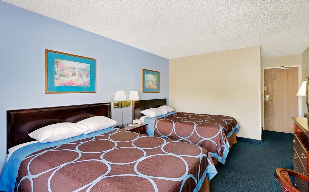 Super 8 By Wyndham Newburgh/West Point Stewart Intl Airport Motel Buitenkant foto