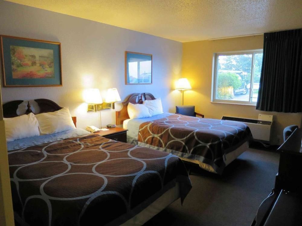 Super 8 By Wyndham Newburgh/West Point Stewart Intl Airport Motel Buitenkant foto