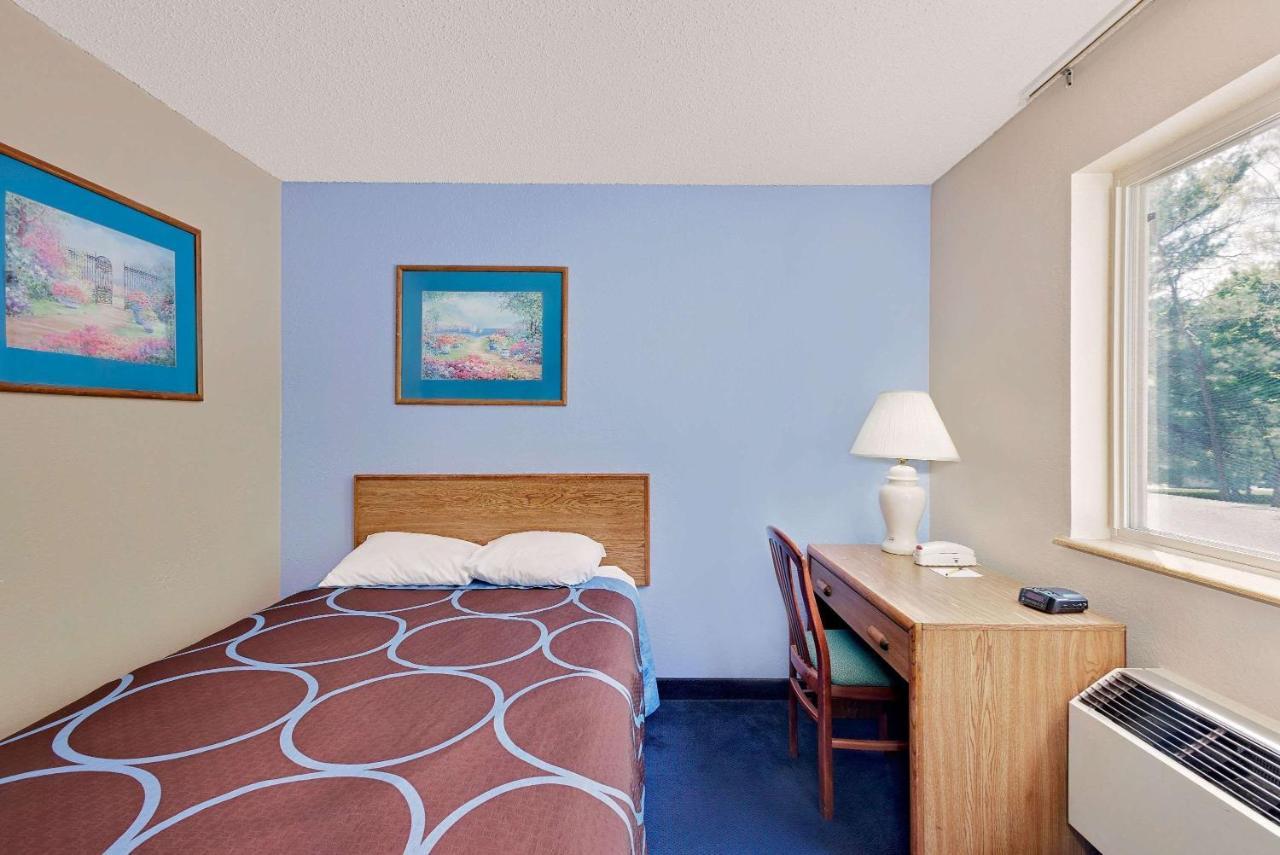 Super 8 By Wyndham Newburgh/West Point Stewart Intl Airport Motel Buitenkant foto